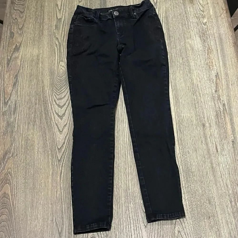 Maurices Straight Leg Pants High Rise Embroidred Floral Denim Stretch Black Sz S